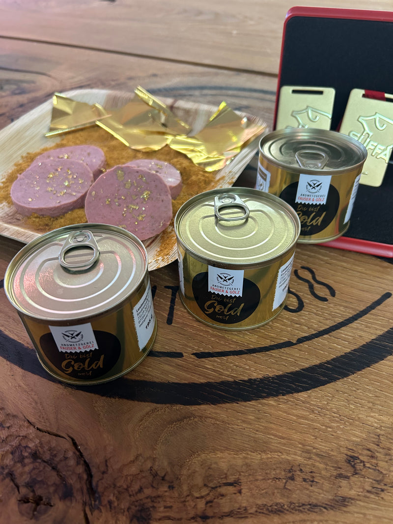 Laden Sie das Bild in Galerie -Viewer, Gold Lyoner Wurst | 100% Rindfleisch  | 195 Gramm | eigene Herstellung | perfekt als Geschenk für die Besten geeignet
